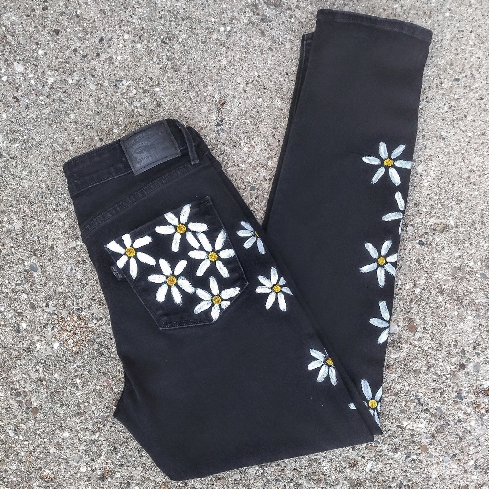 Floral Levi jeans 🌼🌼🌼